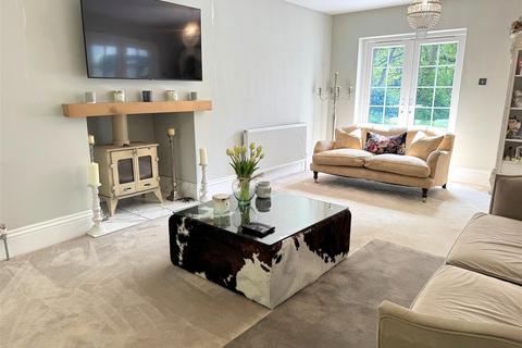 Marlborough Bicknacre Road, Danbury, Chelmsford, CM3 4ES