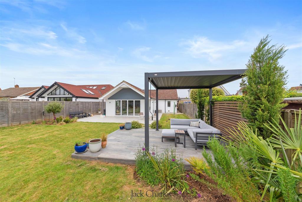 28 Barchester Way-46.jpg