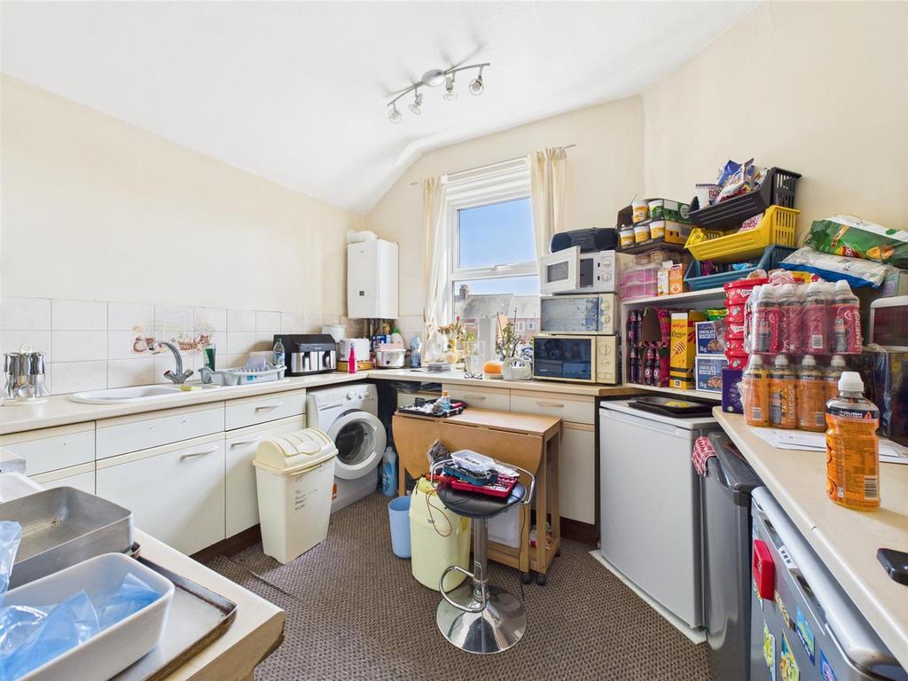 Kitchen: