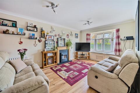 8 Corbin Road, Hilperton, Trowbridge, BA14 7EN