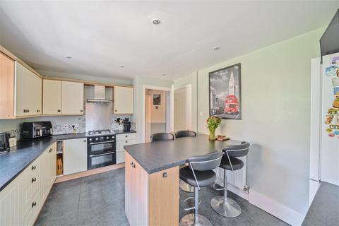 8 Corbin Road, Hilperton, Trowbridge, BA14 7EN