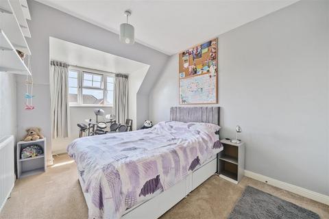 8 Corbin Road, Hilperton, Trowbridge, BA14 7EN