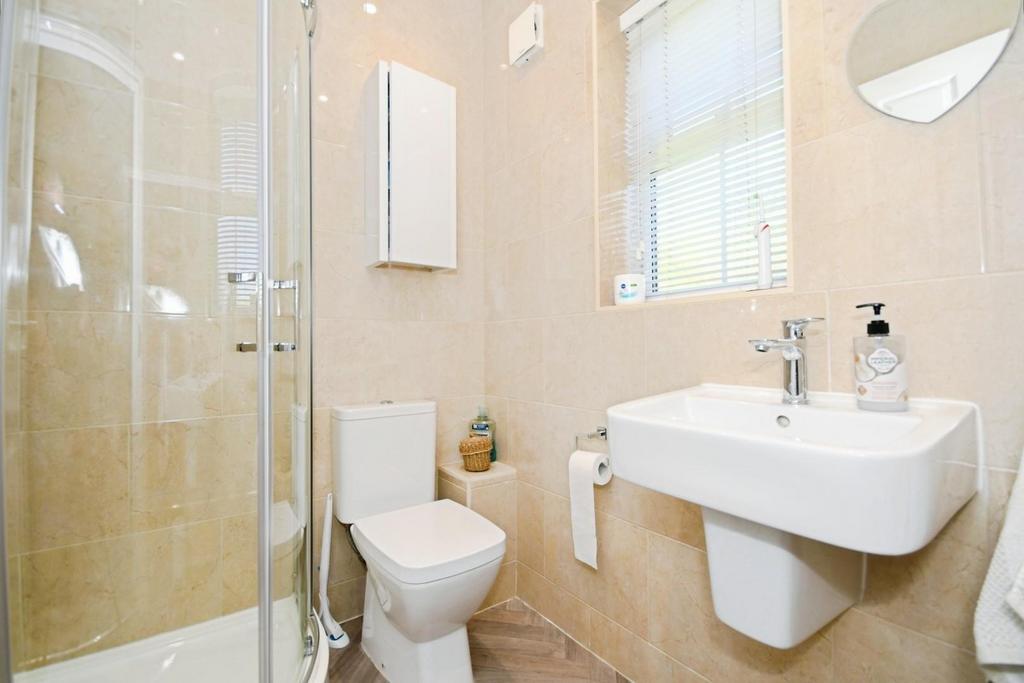 EN SUITE.jpg