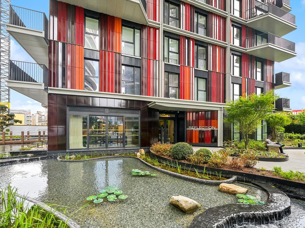 Reflection Apartment