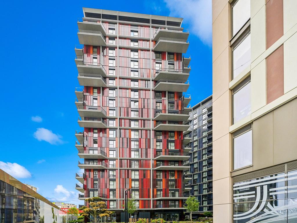 Reflection Apartment