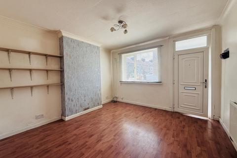 3 bedroom end of terrace house to rent, Shortlands Road, Sittingbourne