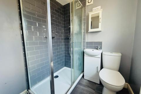 3 bedroom end of terrace house to rent, Shortlands Road, Sittingbourne