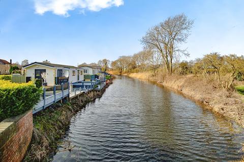 2 bedroom park home for sale, Beverley, Yorkshire, HU17