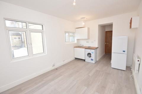 Studio to rent, 110 High Street Colliers Wood, London, Greater London. SW19 2BW