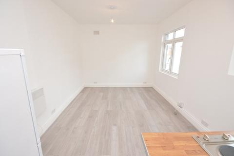 Studio to rent, 110 High Street Colliers Wood, London, Greater London. SW19 2BW