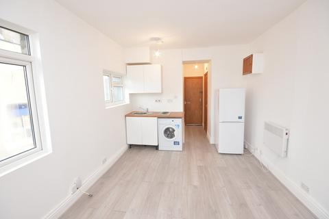 Studio to rent, 110 High Street Colliers Wood, London, Greater London. SW19 2BW