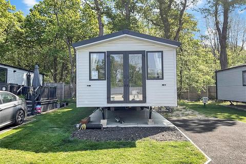 2 bedroom park home for sale, Emms Lane, Brooks Green, Horsham, West Sussex