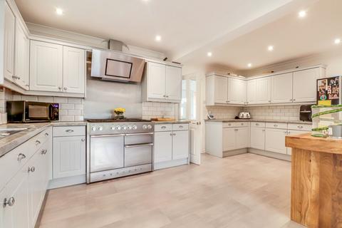 65 Marcus Avenue, Thorpe Bay, Southend-on-sea, SS1 3LE