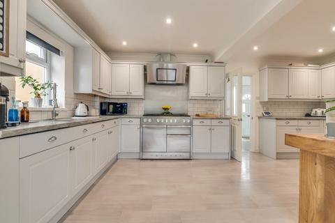 65 Marcus Avenue, Thorpe Bay, Southend-on-sea, SS1 3LE