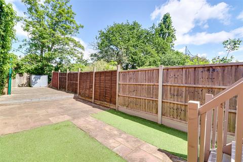 3 bedroom flat for sale, Ronald Hill Grove, Leigh-on-Sea SS9