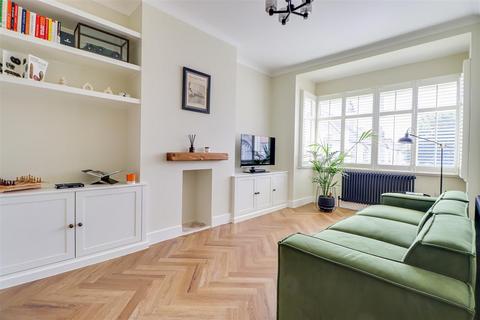 3 bedroom flat for sale, Ronald Hill Grove, Leigh-on-Sea SS9