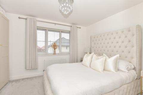 14 Rhondda Vale, Aylesham, Canterbury, CT3 3LP