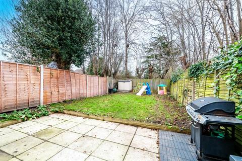 5 bedroom semi-detached house for sale, Gilbert Road, Bromley