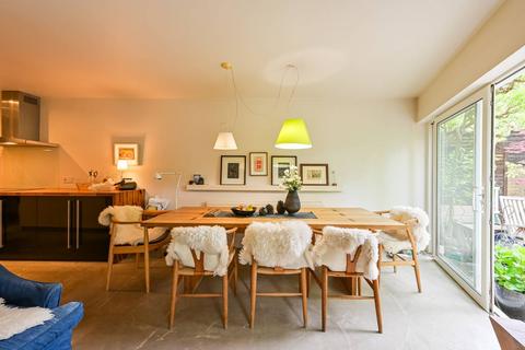 9 Harley Grove, London, E3 2AT