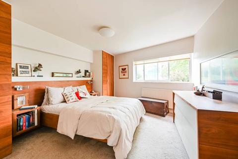 9 Harley Grove, London, E3 2AT
