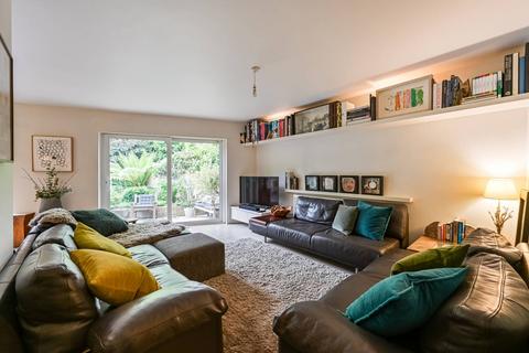 9 Harley Grove, London, E3 2AT