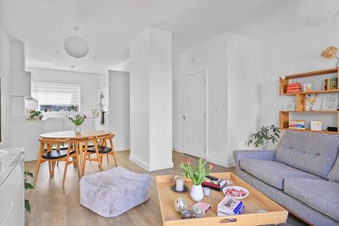 3 bedroom apartment for sale, Addenbrookes Road, Trumpington, Cambridge