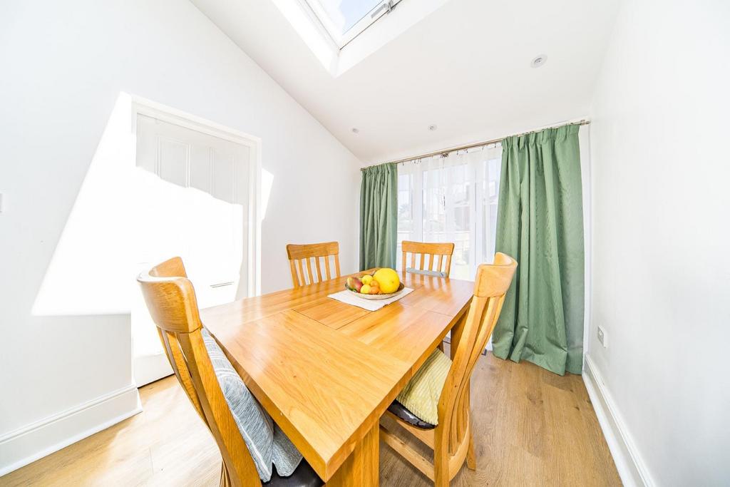 116 st james road dining room.jpg