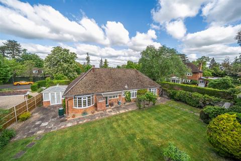 2 bedroom bungalow for sale, Abbotswood, Guildford
