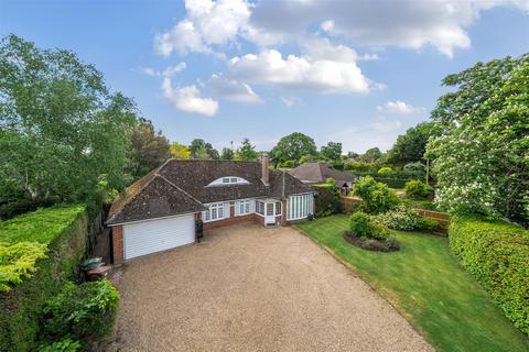 2 bedroom bungalow for sale, Abbotswood, Guildford