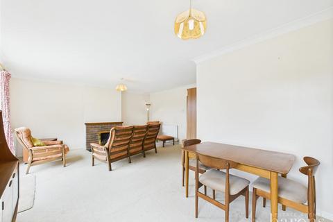 3 Dalewood, Basingstoke, RG22 5EG