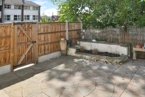 1 Pump Hill, Chelmsford, CM2 7JT