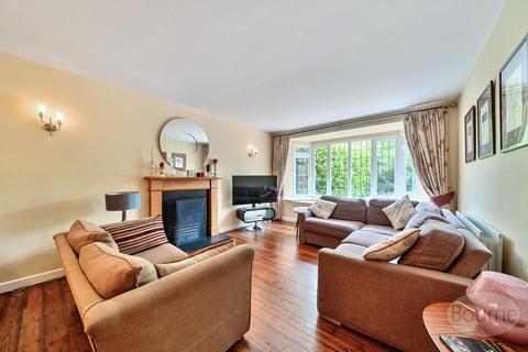 5 bedroom detached house for sale, Broomleaf Road, Farnham, Surrey, GU9