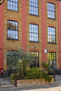 Flat 3, 1 Darnley Road, London, E9 6QH