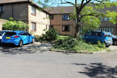 75 Bornedene, Potters Bar, EN6 3EN