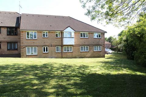 75 Bornedene, Potters Bar, EN6 3EN