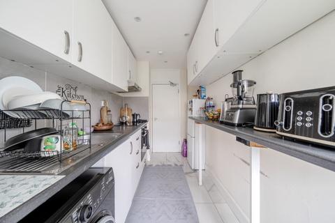 2 bedroom apartment for sale, Byron Way, Northolt