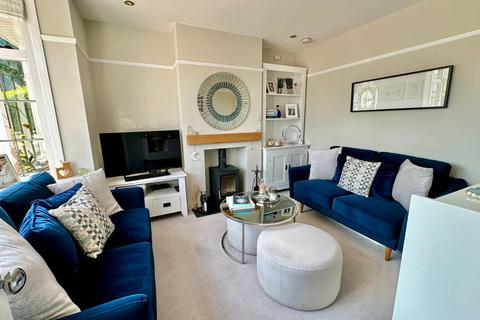 26 Junction Road, Lightwater, GU18 5TQ