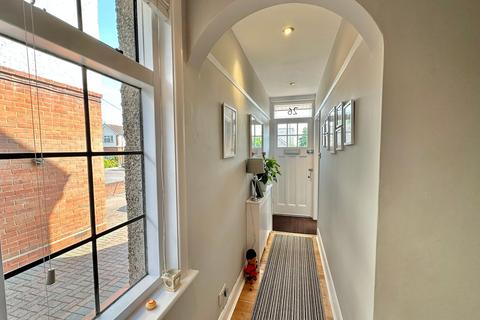 26 Junction Road, Lightwater, GU18 5TQ