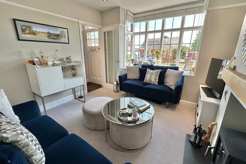 26 Junction Road, Lightwater, GU18 5TQ