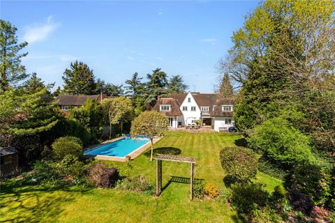 Mizen Way, Cobham, Surrey, KT11