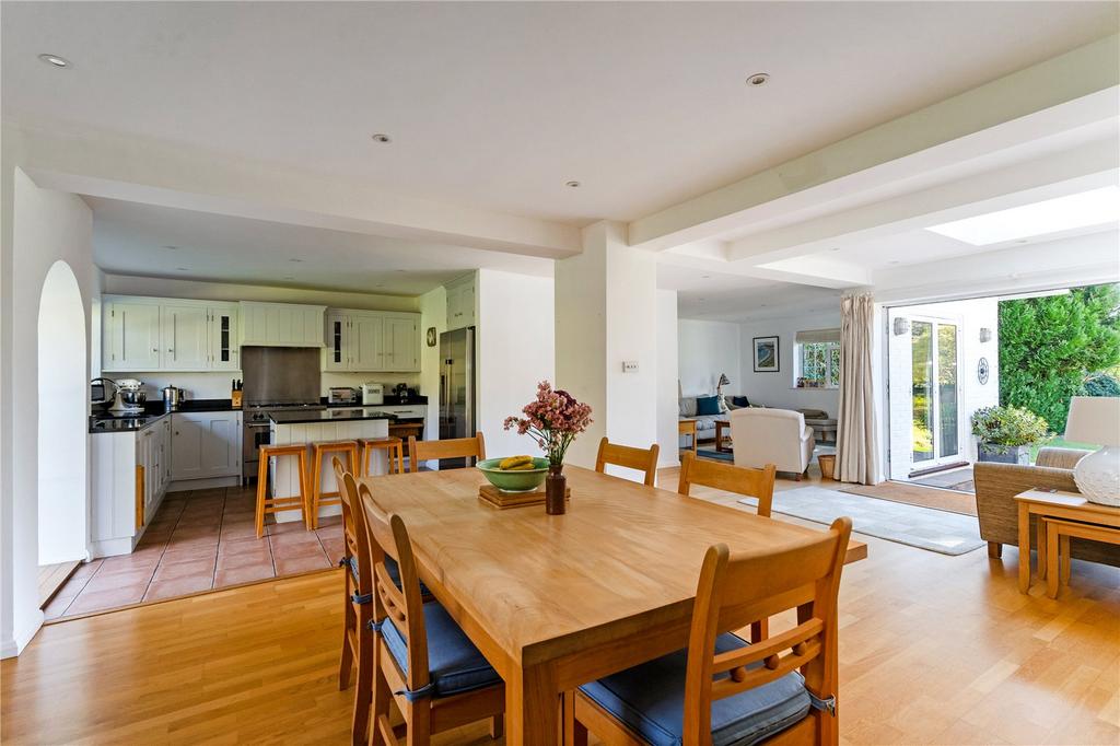 Kitchen/Dining