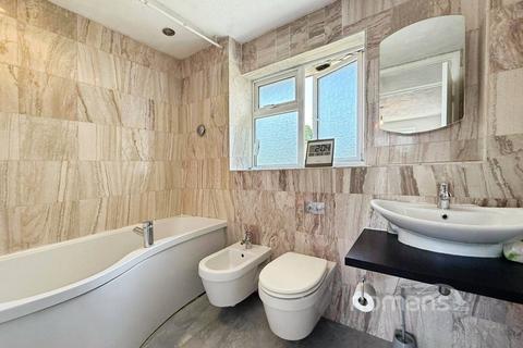 4 bedroom detached house for sale, Whitebeam Gardens, Farnborough