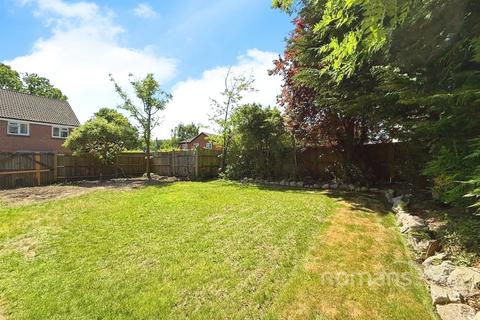 4 bedroom detached house for sale, Whitebeam Gardens, Farnborough