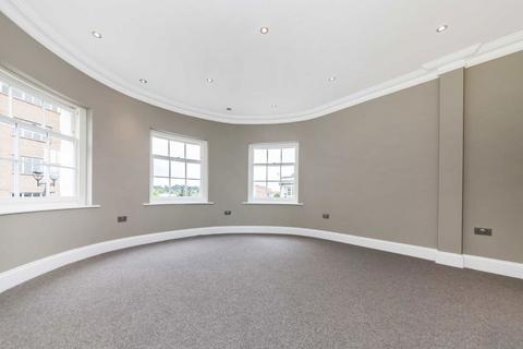 2 bedroom flat to rent, Claremont Road, Surbiton KT6