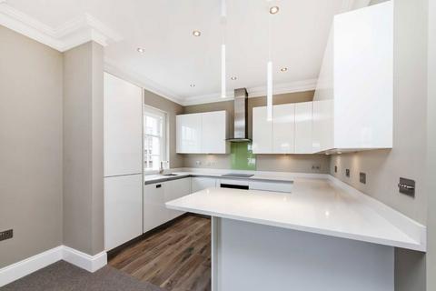 2 bedroom flat to rent, Claremont Road, Surbiton KT6