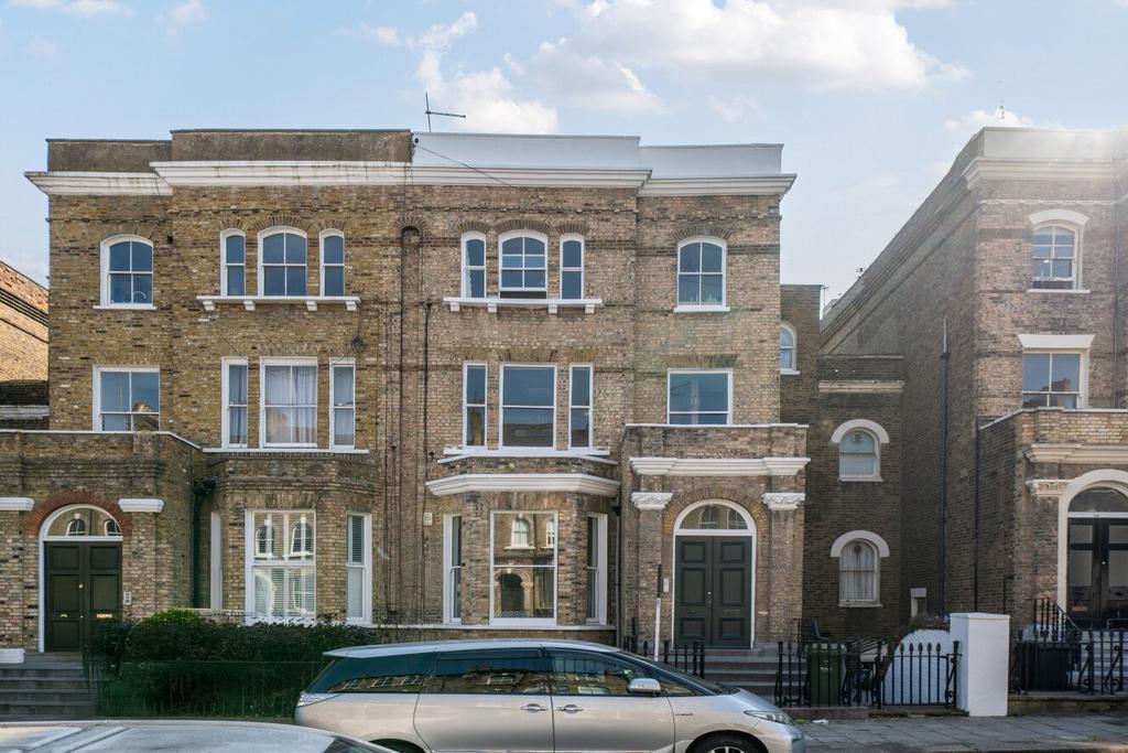 Victoria Rise Clapham Victoria Rise, Clapham, London, SW4 3 bed flat for sale - £995,000