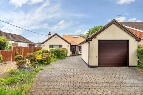 3 bedroom bungalow for sale, Hazel Road, Ash Green GU12