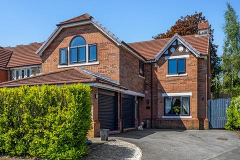 Nevern Close, Heaton, Bolton, BL1