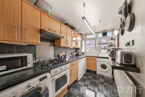 undefined, Stockwell Park Road, Brixton, SW9 0UQ
