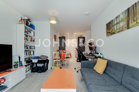 2 bedroom flat to rent, Chamberlain Court,15 Ironworks Way, London, E13